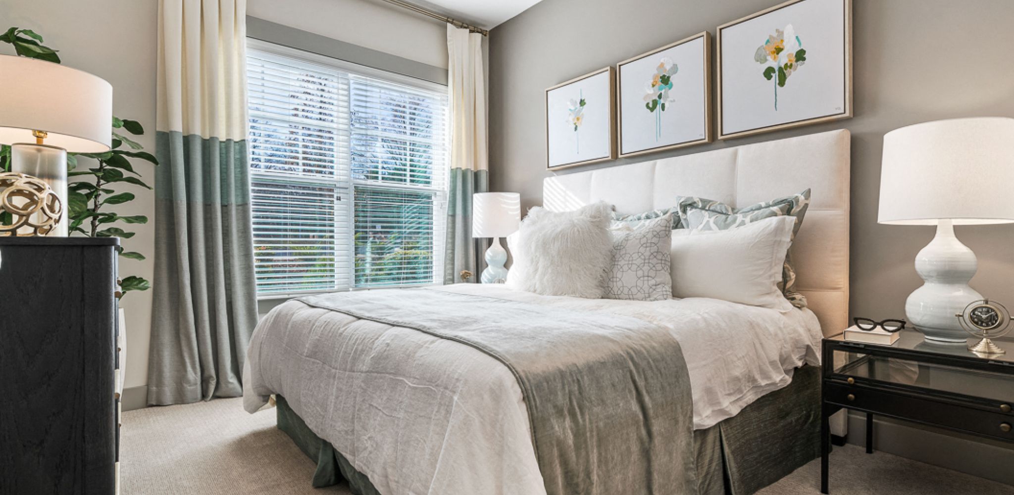 Hawthorne at Friendly spacious apartment bedroom with carpet and large windows